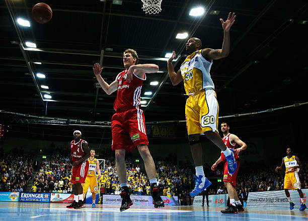 在对抗上跟 在对抗上跟