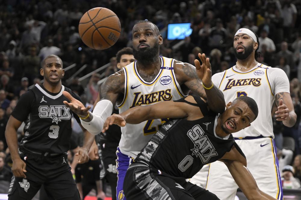 体育意甲第30轮：尤文击败都灵 拉齐奥不敌AC米兰